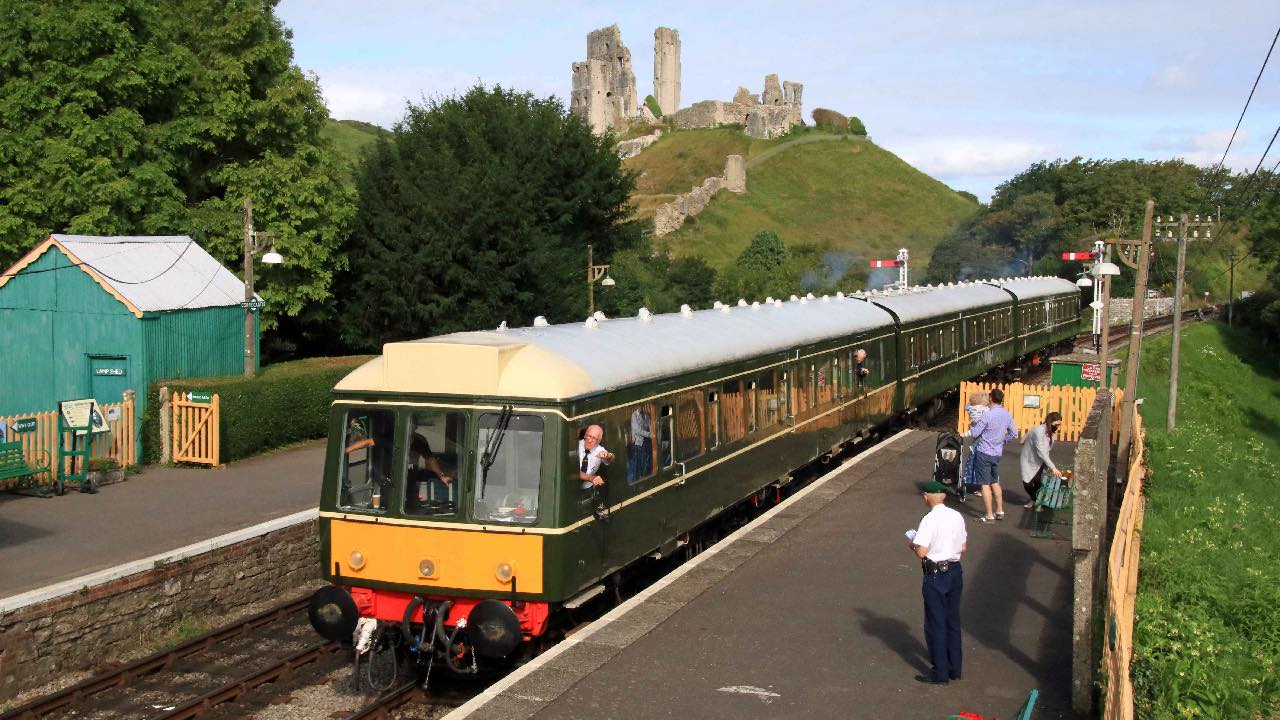 Train Service from Wareham to Corfe Castle and Swanage is back for 2023