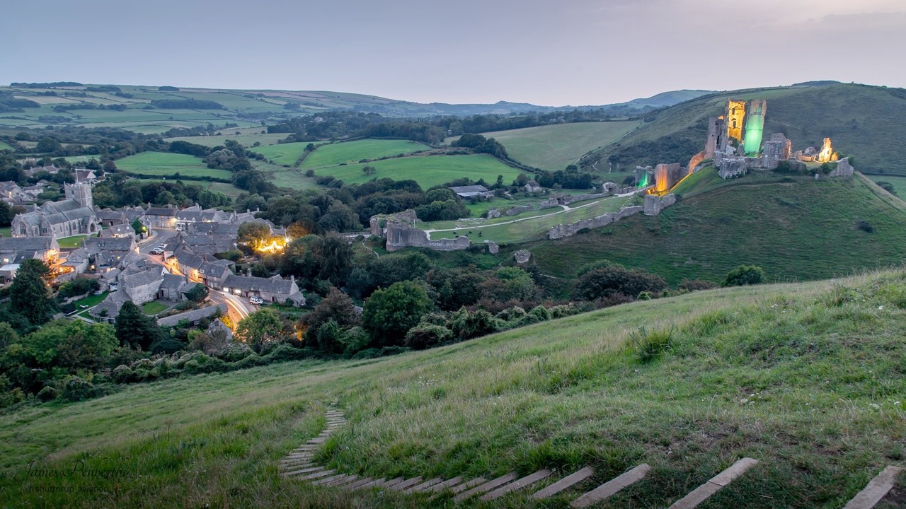 Corfe Castle to be illuminated to mark Air Ambulance Week